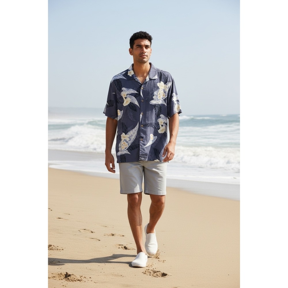 Tommy Bahama Men's L 100% Silk Blue Floral Hawaiian Camp Shirt Aloha